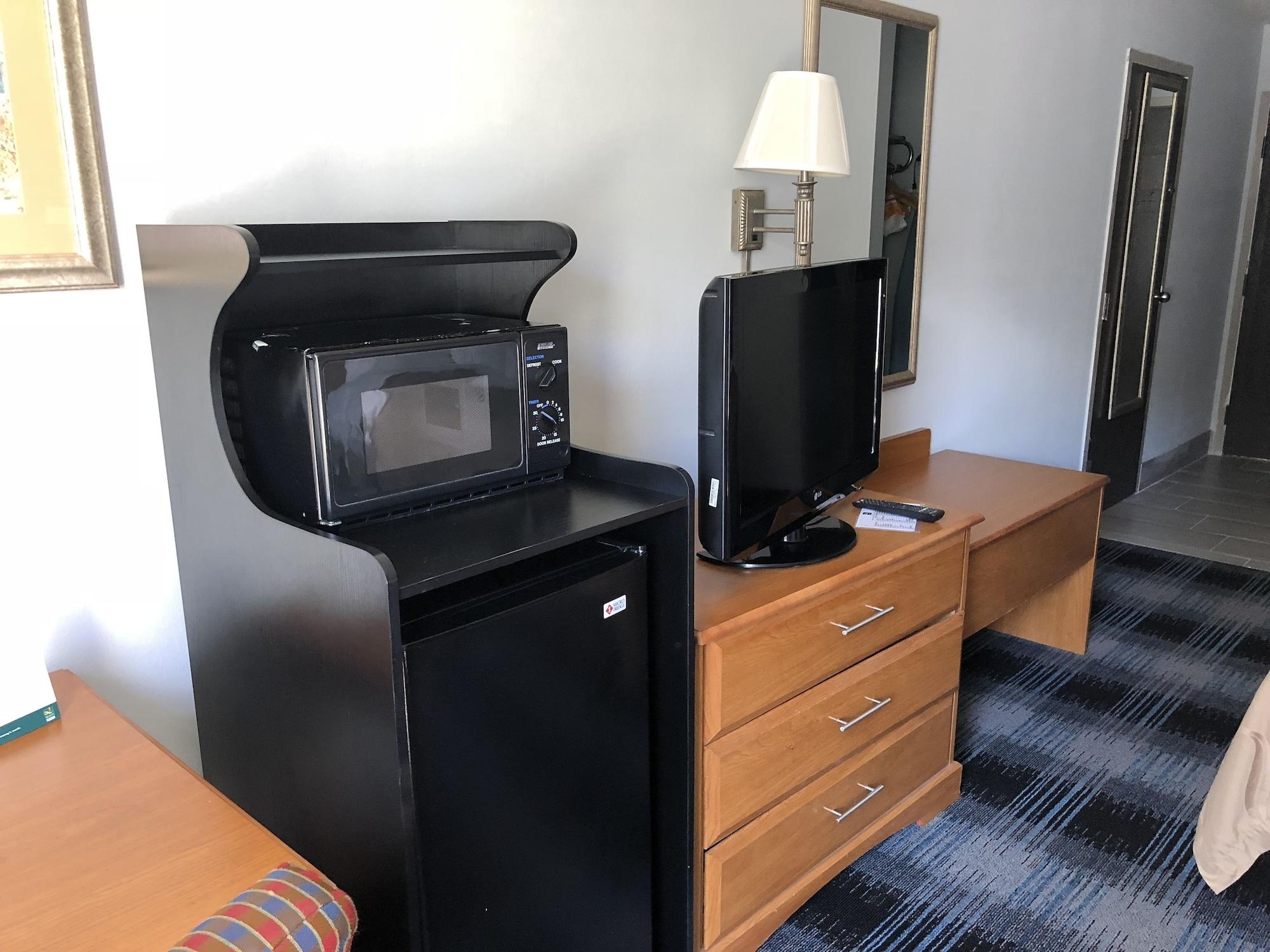 Quality Inn Dublin I-81 Екстериор снимка