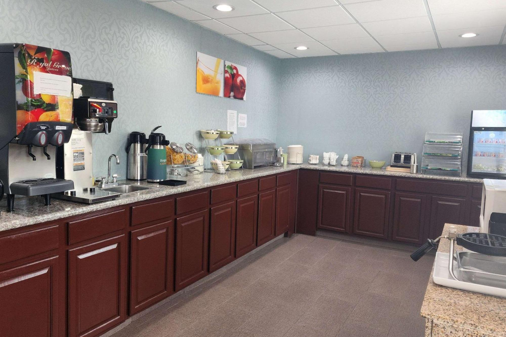 Quality Inn Dublin I-81 Екстериор снимка
