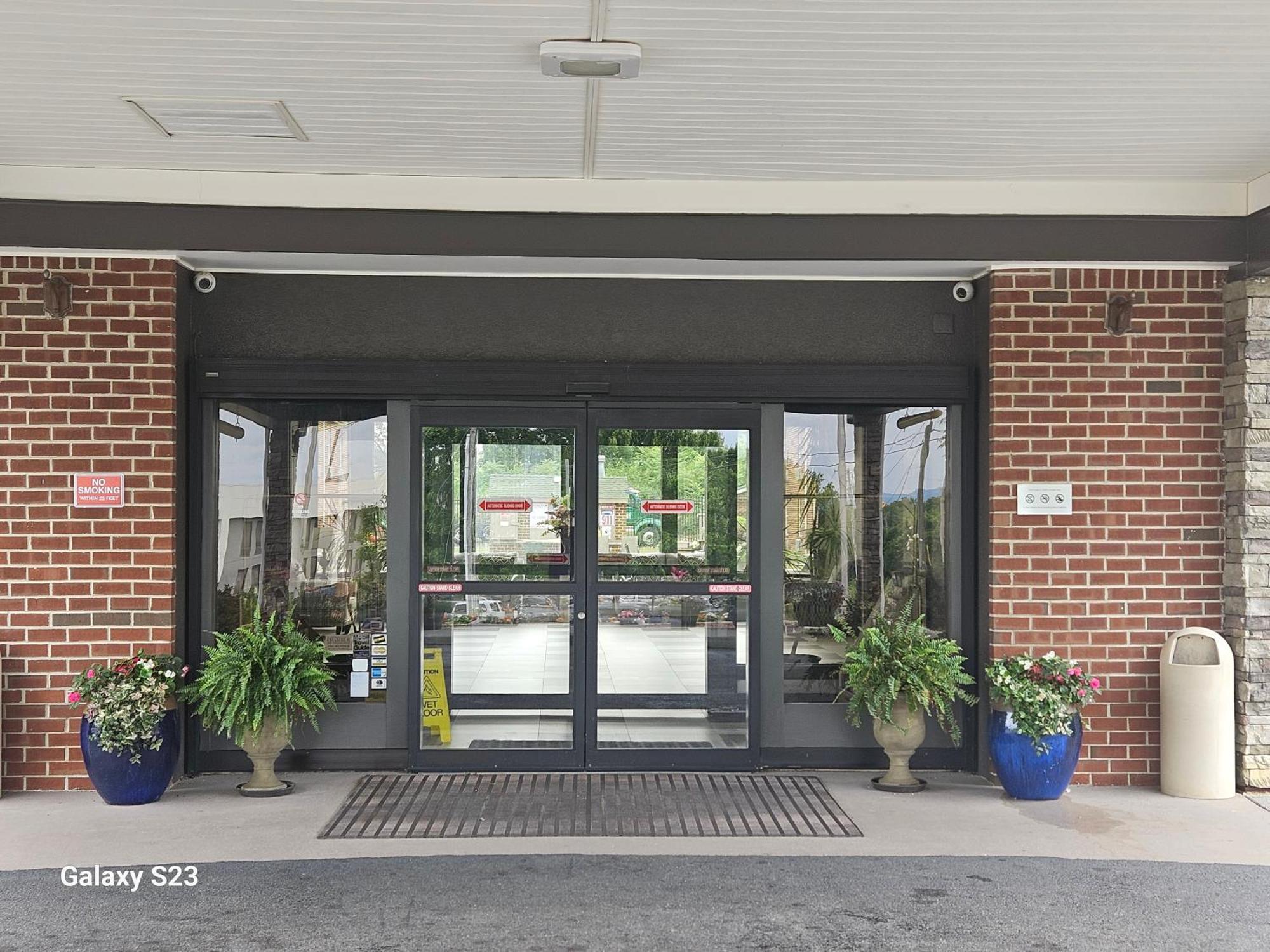 Quality Inn Dublin I-81 Екстериор снимка