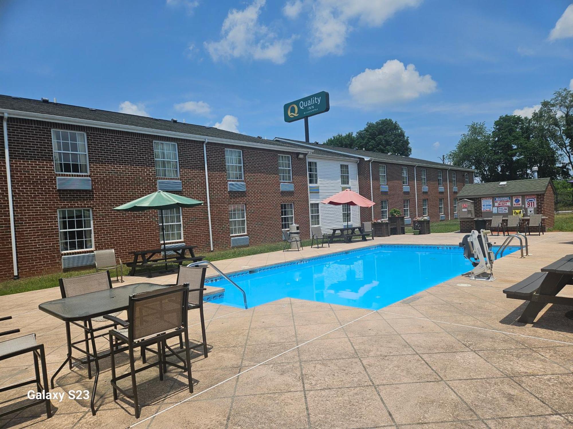 Quality Inn Dublin I-81 Екстериор снимка