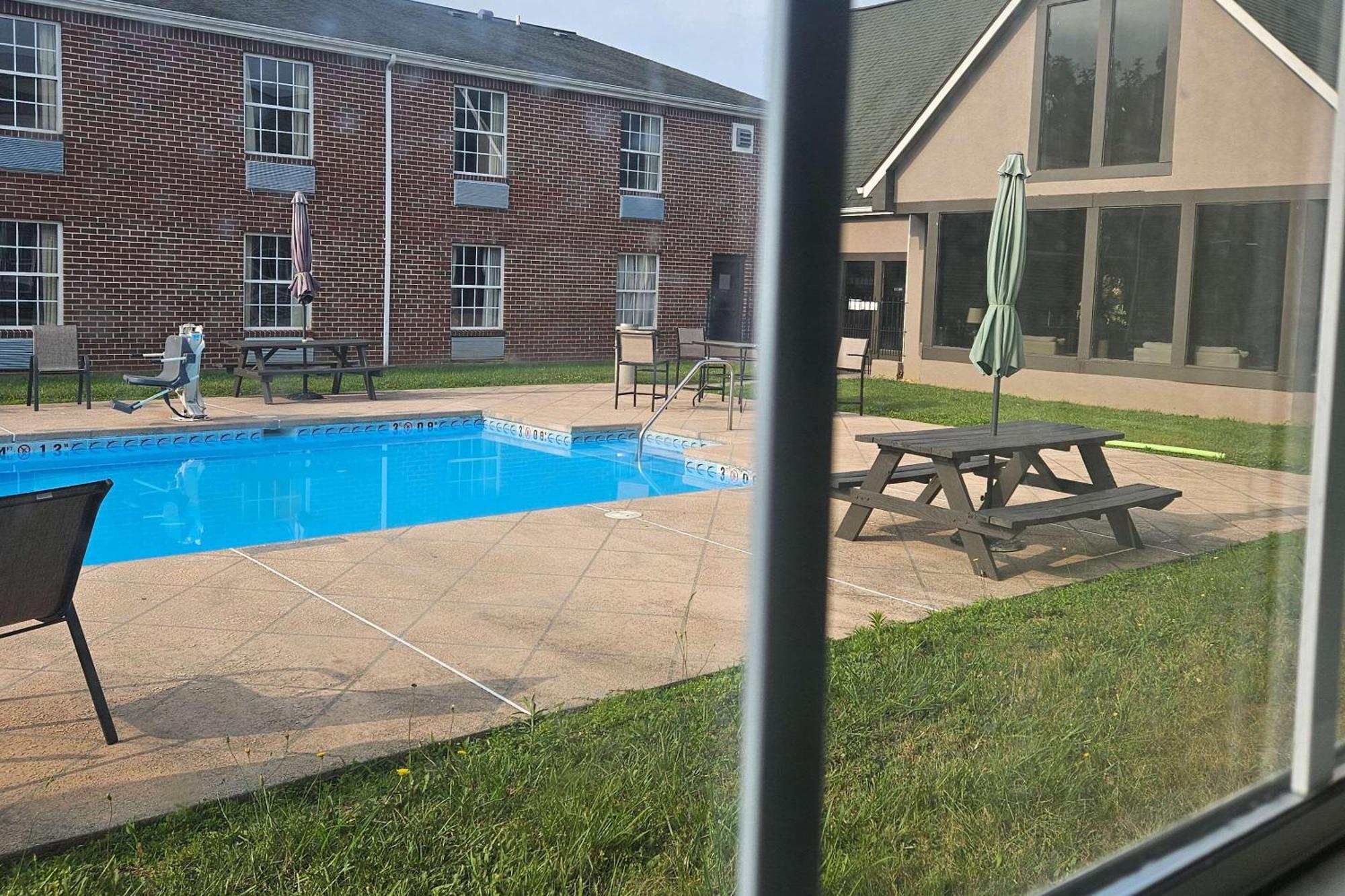 Quality Inn Dublin I-81 Екстериор снимка