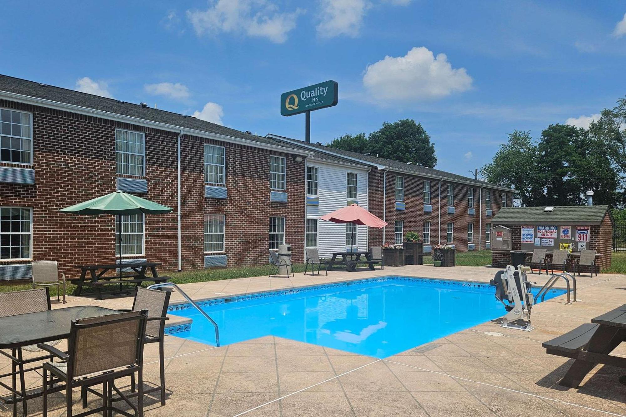 Quality Inn Dublin I-81 Екстериор снимка