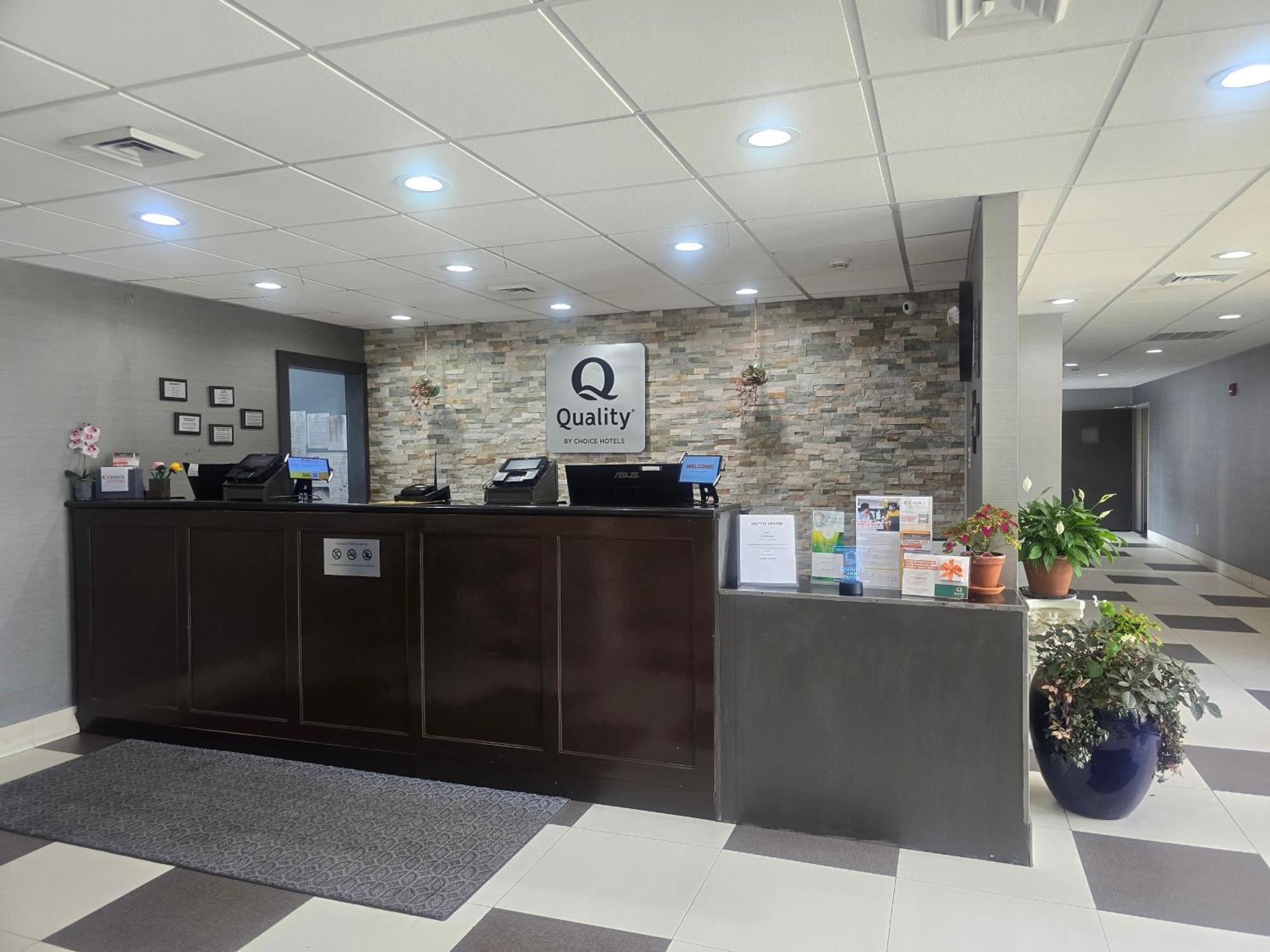Quality Inn Dublin I-81 Екстериор снимка